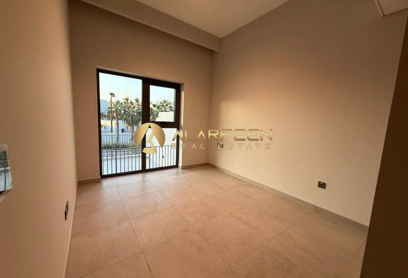 Spacious Plot | Best Location | Private Garden photo 9
