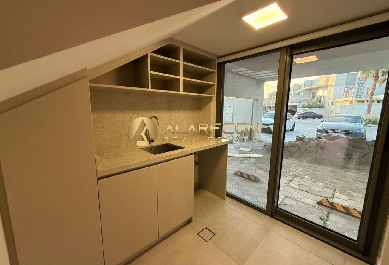 Spacious Plot | Best Location | Private Garden photo 12