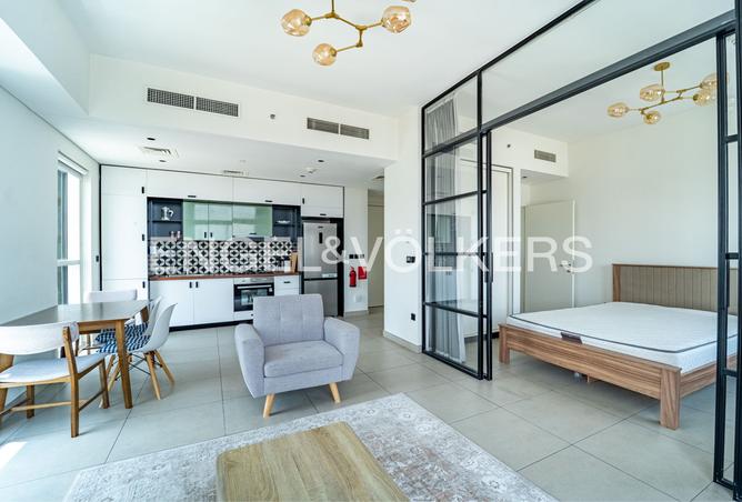 High Floor Corner Unit | Fully Furnished | Vacant Now