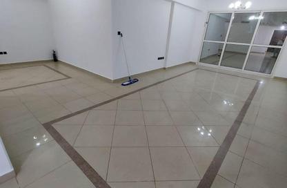 Apartment - 2 Bedrooms - 2 Bathrooms for rent in Sarh Al Emarat Tower - Al Majaz 3 - Al Majaz - Sharjah