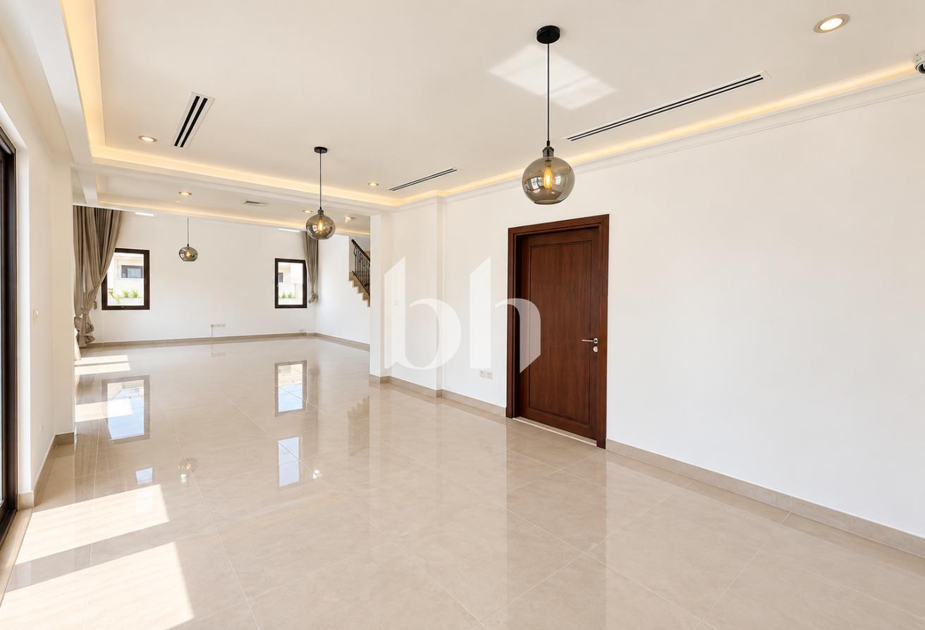 Type 2 | High Ceilings | Well Maintained | Maids photo 8