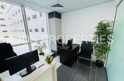 مكتب - غرفة نوم - 1 حمام للايجار في الفجر كومبلكس - عود ميثاء - بر دبي - دبي