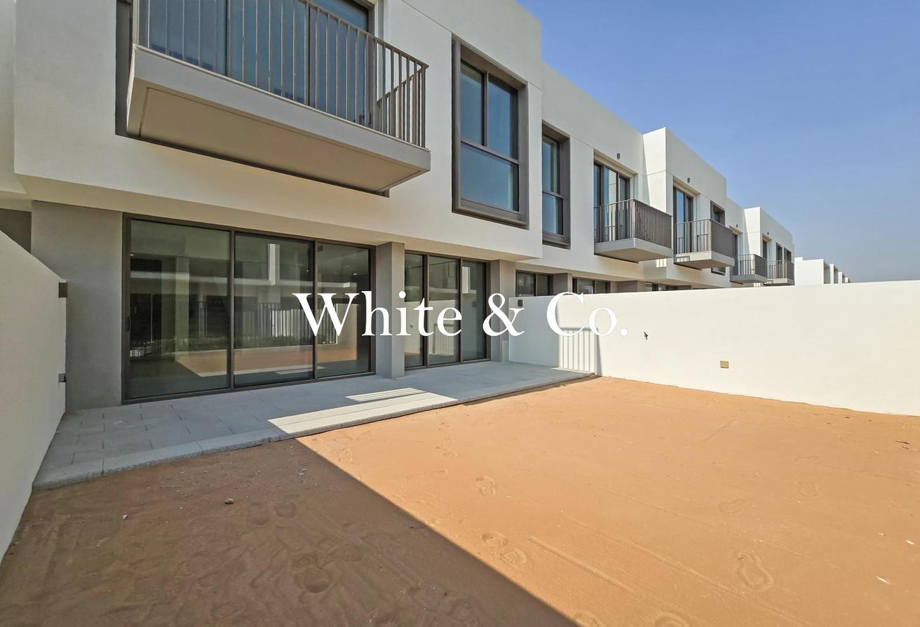 Single Row | Spacious | Ready to Move In photo 8