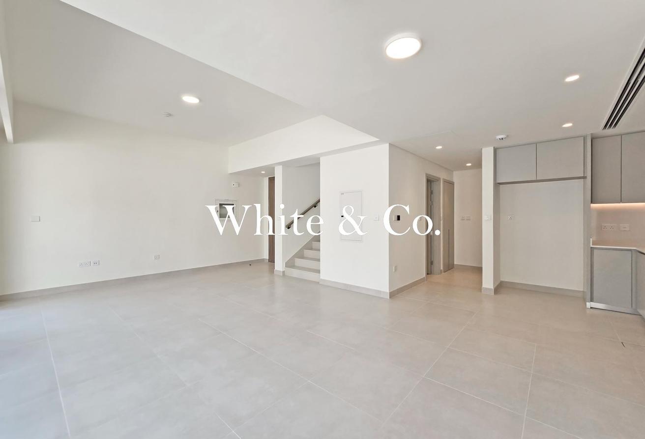 Single Row | Spacious | Ready to Move In photo 6
