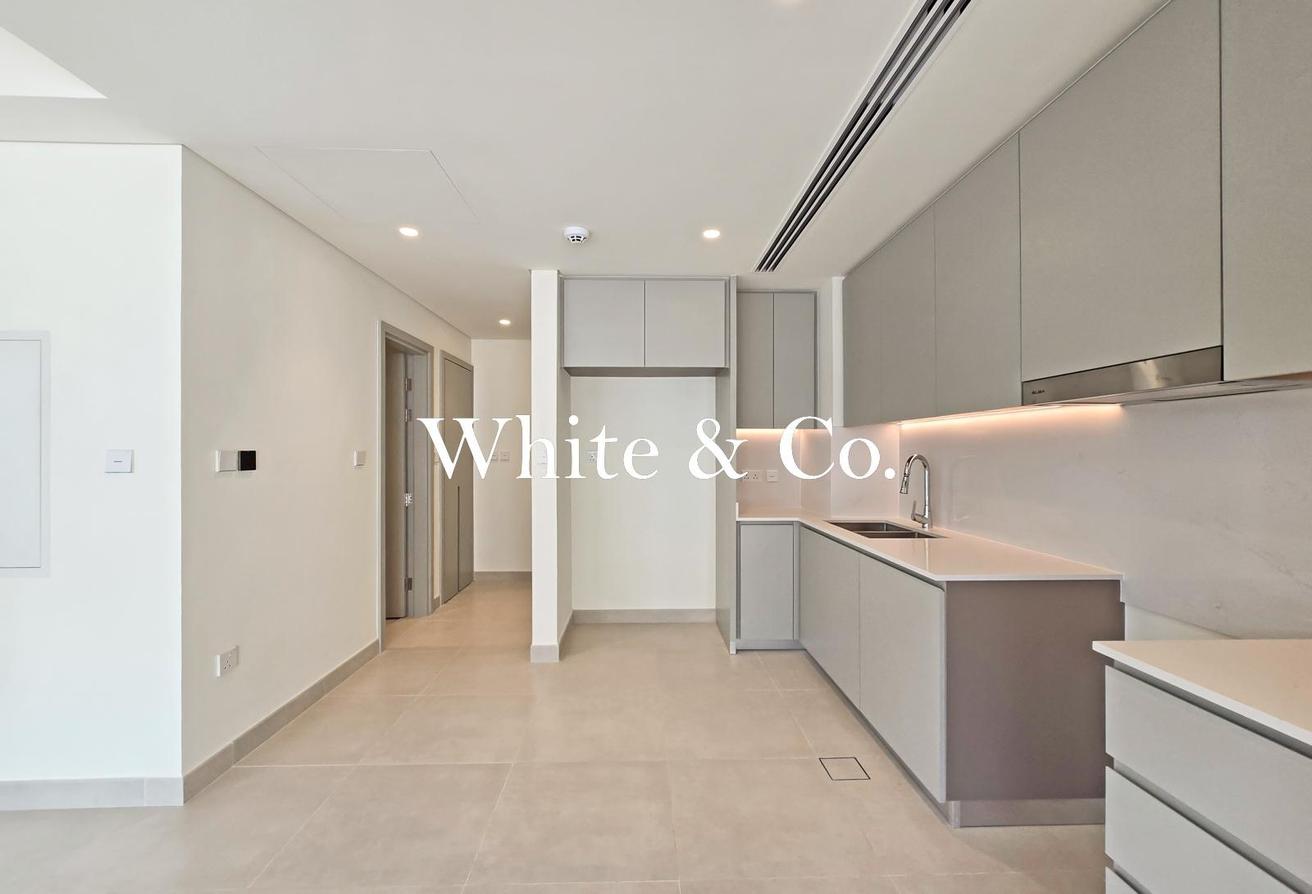 Single Row | Spacious | Ready to Move In photo 2