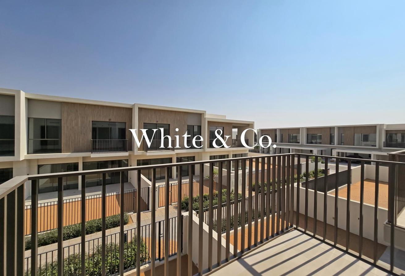 Single Row | Spacious | Ready to Move In photo 17