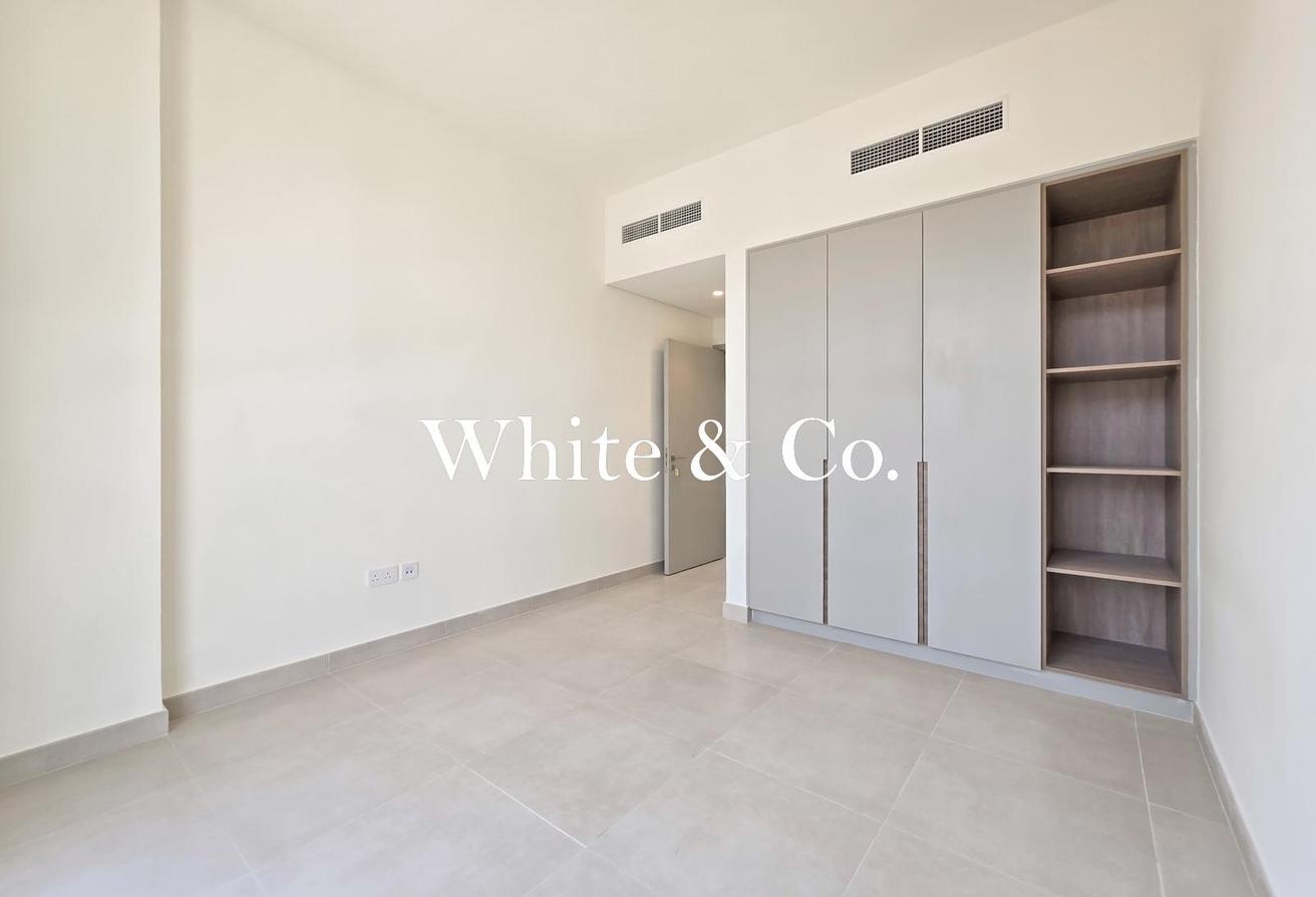 Single Row | Spacious | Ready to Move In photo 13