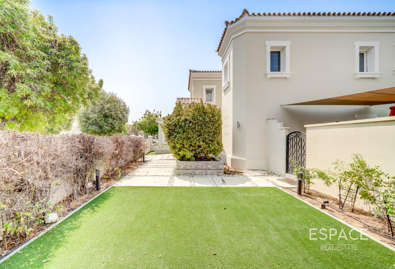 Upgraded | Extended | Immaculate Condition photo 20