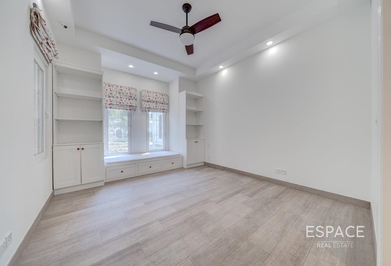 Upgraded | Extended | Immaculate Condition photo 8