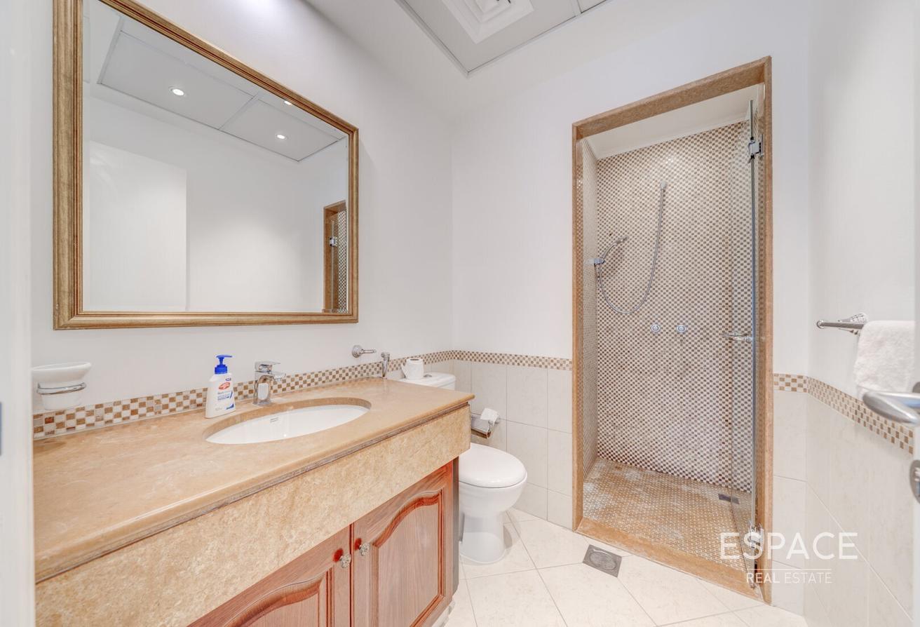 Upgraded | Extended | Immaculate Condition photo 10