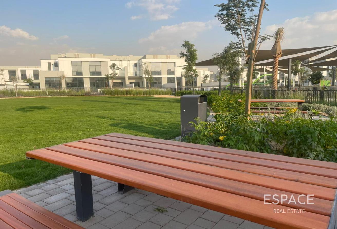 UPGRADED | VACANT | LANDSCAPED | 3BR photo 11