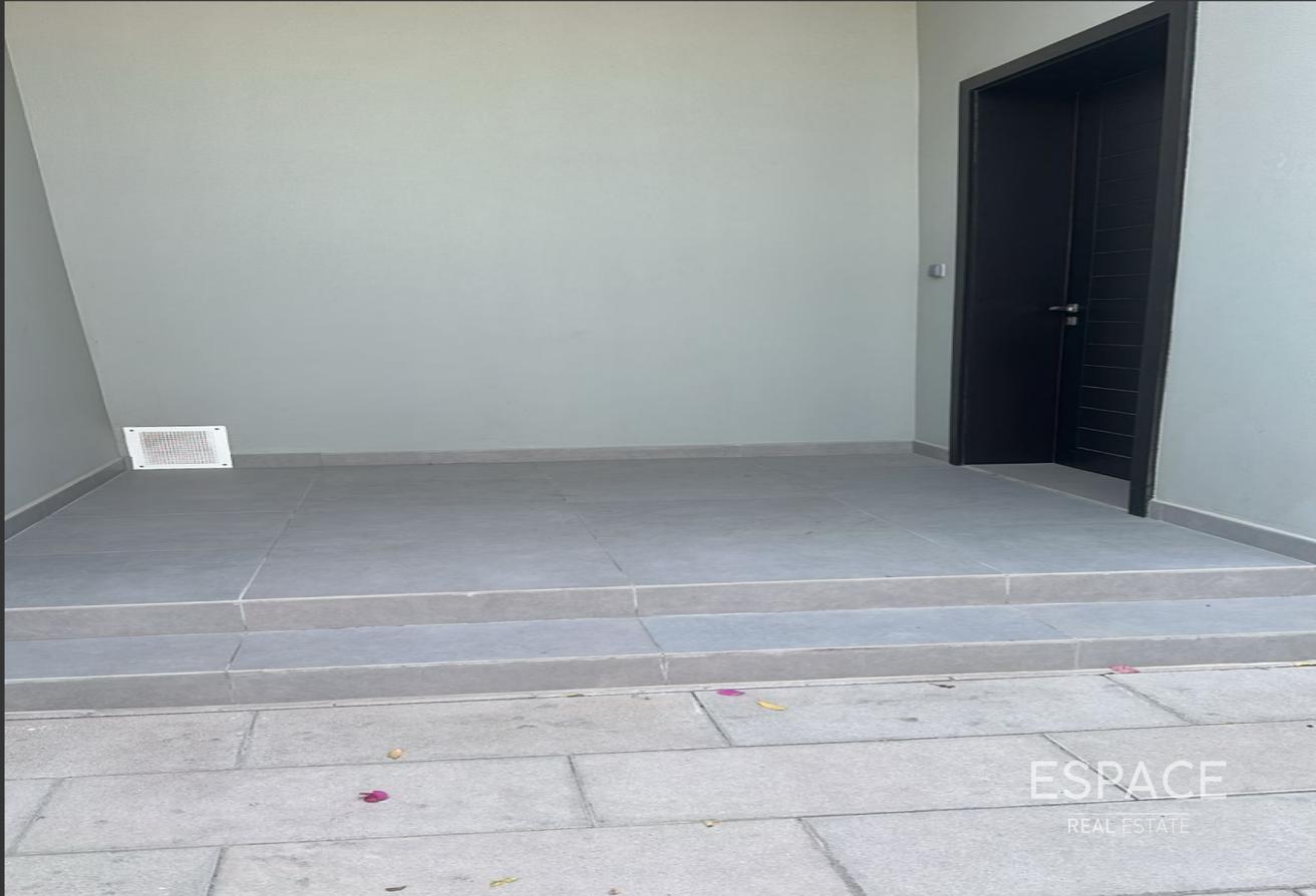 UPGRADED | VACANT | LANDSCAPED | 3BR photo 8