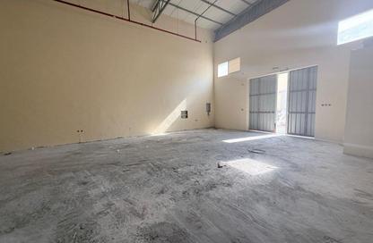 Warehouse - Studio - 1 Bathroom for rent in Umm Al Thuoob - Umm Al Quwain