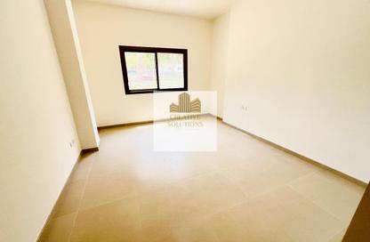 Apartment - 2 Bedrooms - 2 Bathrooms for rent in The Gardens Buildings - The Gardens - Dubai