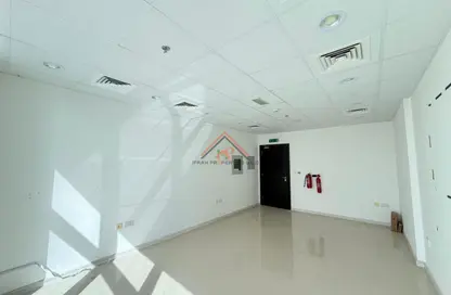 Office Space - 1 Bedroom for rent in Park Lane Tower - Business Bay - Dubai