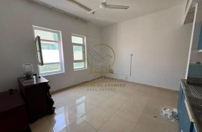 Apartment - Studio - 1 Bathroom for rent in Al Qulaya'ah - Al Sharq - Sharjah
