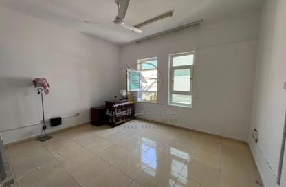 Apartment - Studio - 1 Bathroom for rent in Al Qulaya'ah - Al Sharq - Sharjah