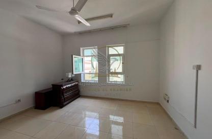 Apartment - Studio - 1 Bathroom for rent in Al Qulaya'ah - Al Sharq - Sharjah Apartment - Studio - 1 Bathroom for rent in Al Qulaya'ah - Al Sharq - Sharjah