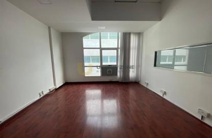 Office Space - Studio - 1 Bathroom for rent in Sarah Building - Al Garhoud - Dubai Office Space - Studio - 1 Bathroom for rent in Sarah Building - Al Garhoud - Dubai