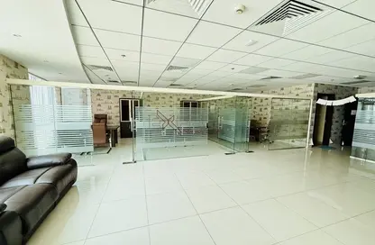 Office Space - Studio - 1 Bathroom for rent in The Regal Tower - Business Bay - Dubai