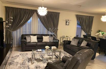 فيلا - 3 غرف نوم - 4 حمامات للايجار في فلل النخيل - الضاحية 12 - قرية جميرا الدائرية - دبي