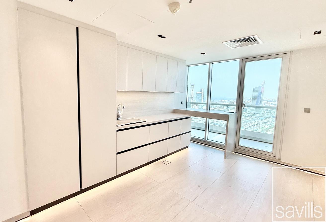Penthouse | Upgraded | Unfurnished photo 5