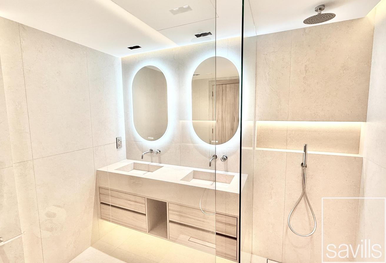 Penthouse | Upgraded | Unfurnished photo 13
