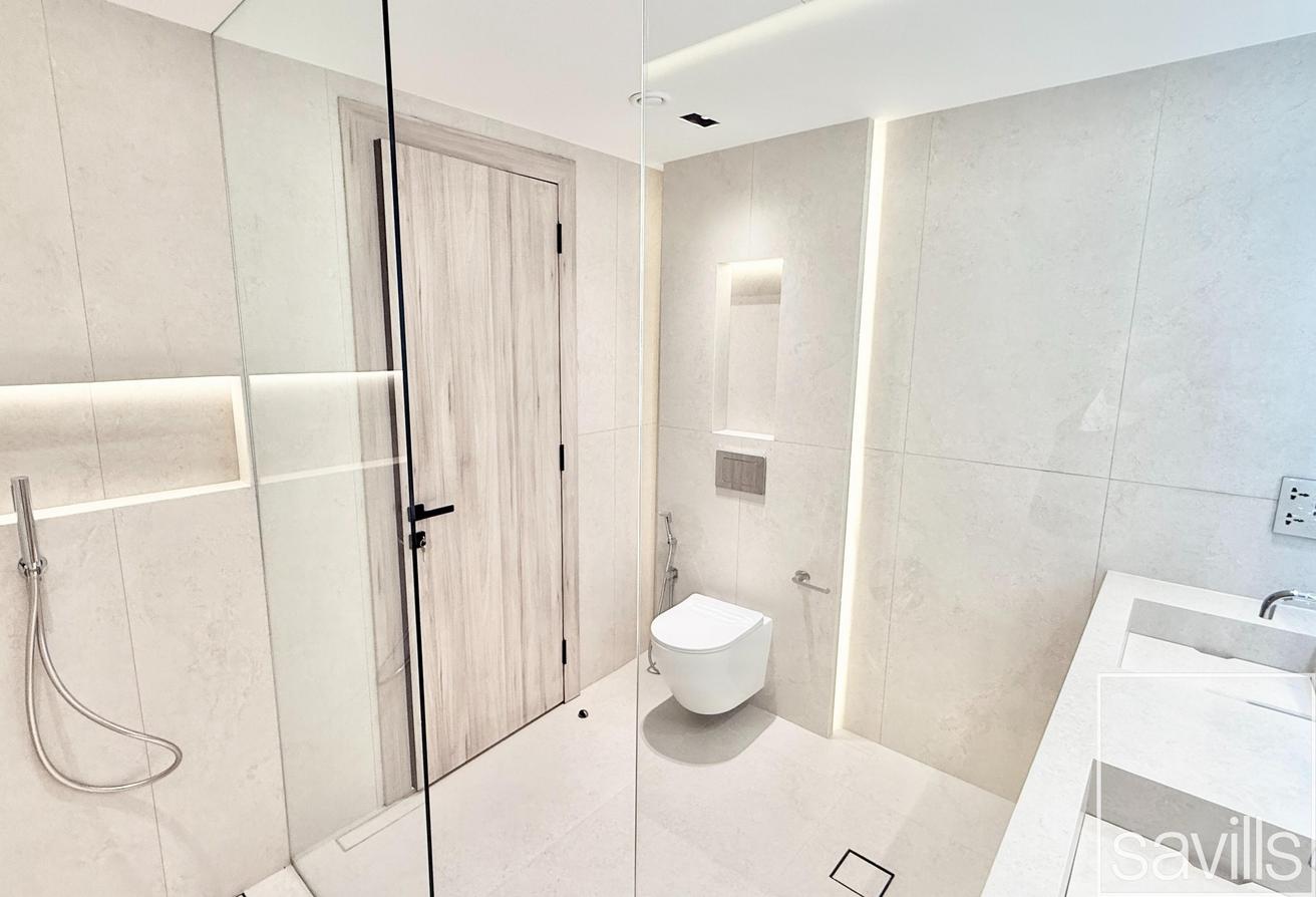 Penthouse | Upgraded | Unfurnished photo 12