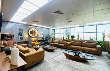 طابق كامل - استوديو - 3 حمامات للايجار في سيتي تاور2 - سيتي تاورز - شارع الشيخ زايد - دبي