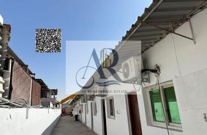 Labor Camp - Studio - 7+ Bathrooms for rent in Industrial Building 13 - Industrial Area 13 - Sharjah Industrial Area - Sharjah