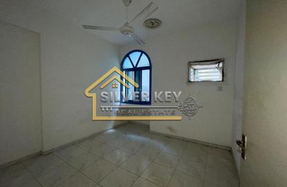 Apartment - 2 Bedrooms - 2 Bathrooms for rent in Al Dhahri Building - Al Shuwaiheen - Sharjah