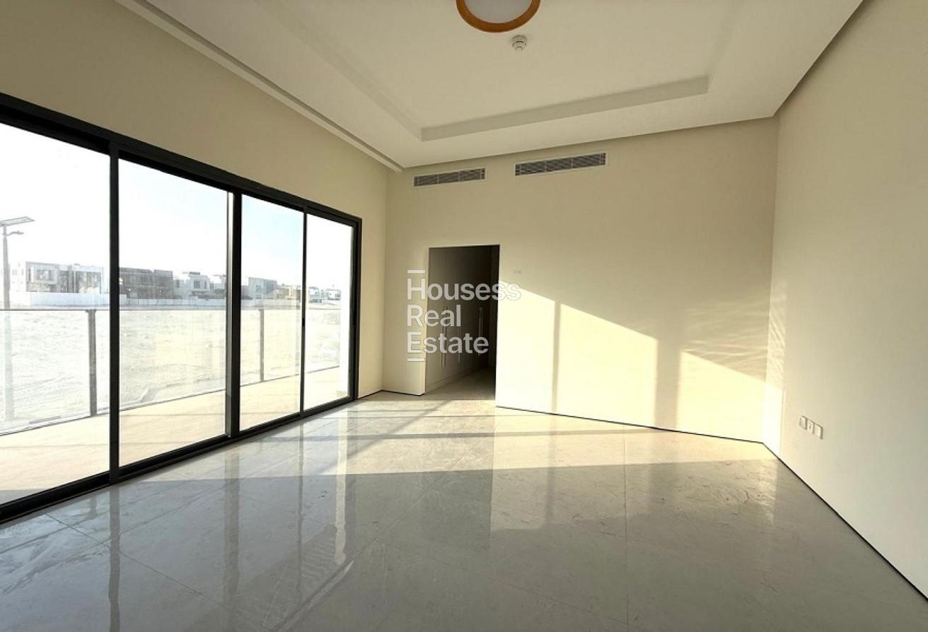 Brand New | | Private Pool | Vacant photo 8