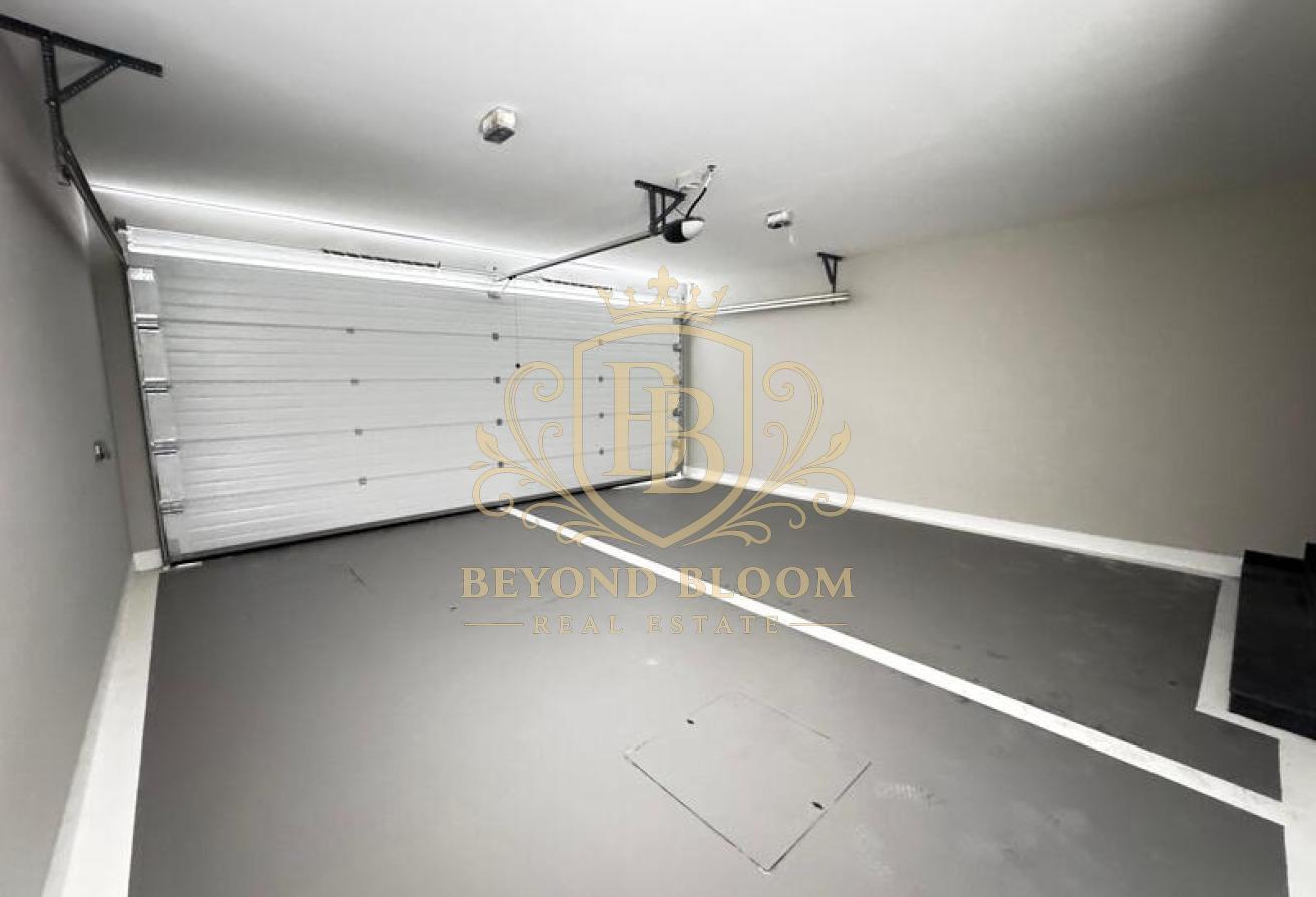 Custom-Built 5Bed Villa | Elevator | Drivers Room photo 12