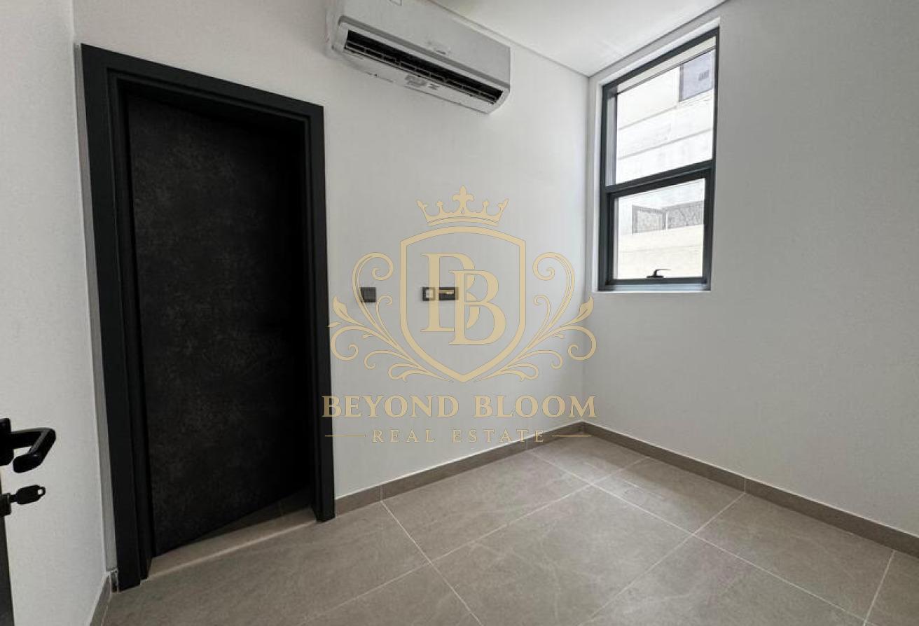 Custom-Built 5Bed Villa | Elevator | Drivers Room photo 4