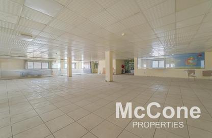 Warehouse - Studio - 5 Bathrooms for rent in Al Quoz Industrial Area 4 - Al Quoz Industrial Area - Al Quoz - Dubai