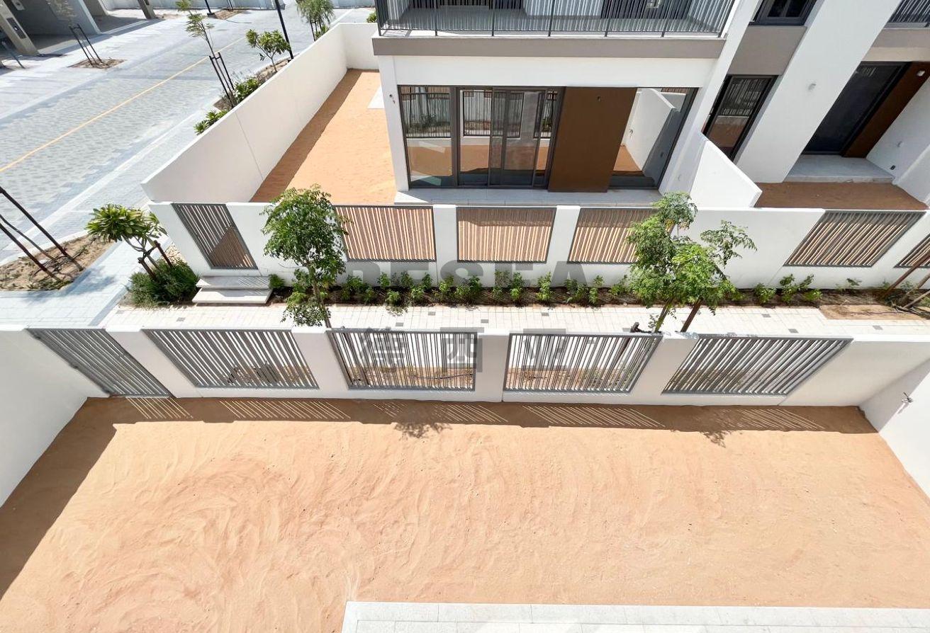 Vacant | Bact to Back | Semi Furnished