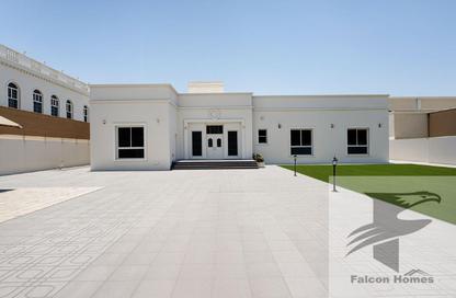 Villa - 4 Bedrooms - 5 Bathrooms for rent in Nad Al Sheba 4 - Nad Al Sheba - Dubai Villa - 4 Bedrooms - 5 Bathrooms for rent in Nad Al Sheba 4 - Nad Al Sheba - Dubai