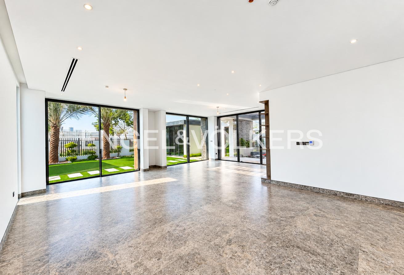 Resort Style | Private Elevator | Large Plot photo 6