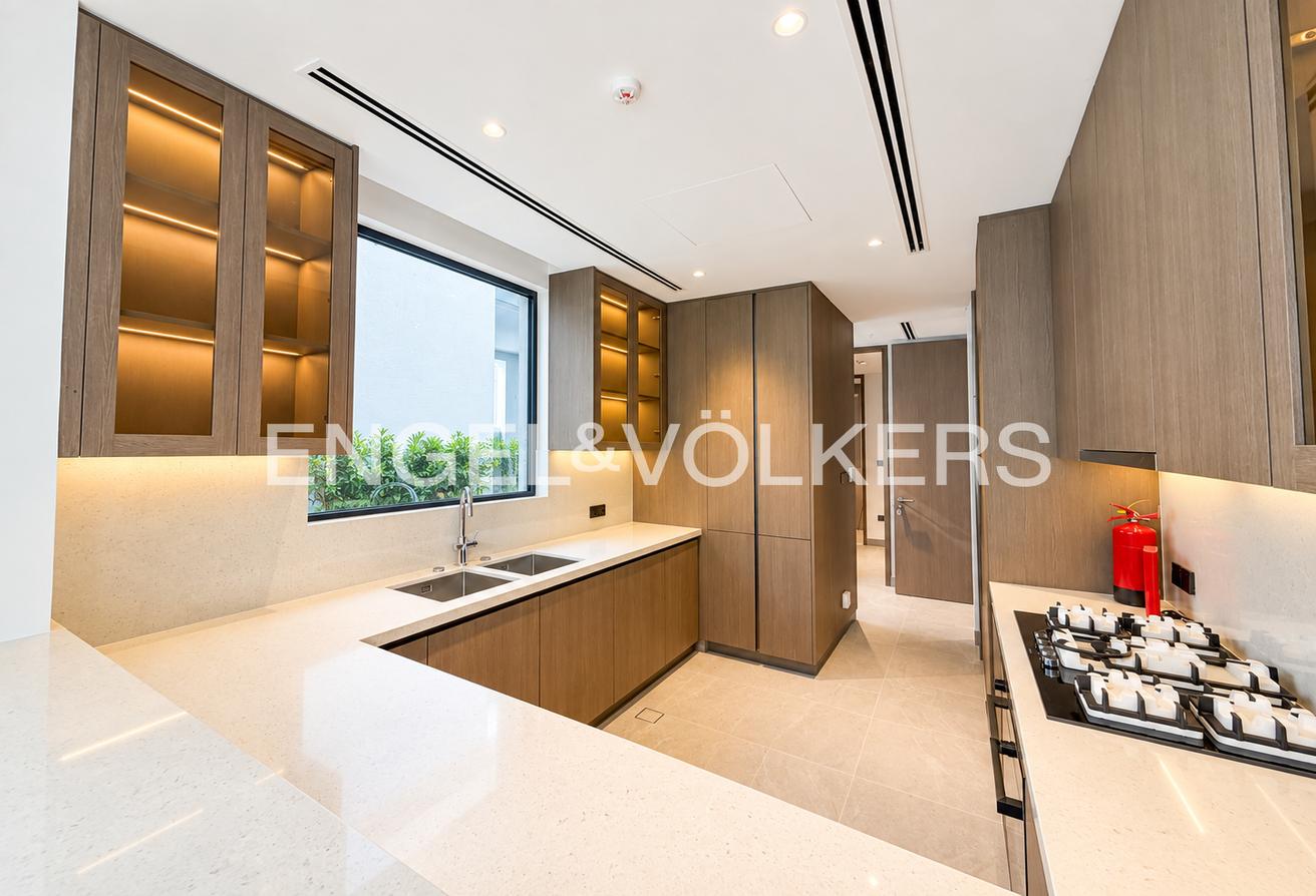 Resort Style | Private Elevator | Large Plot photo 9