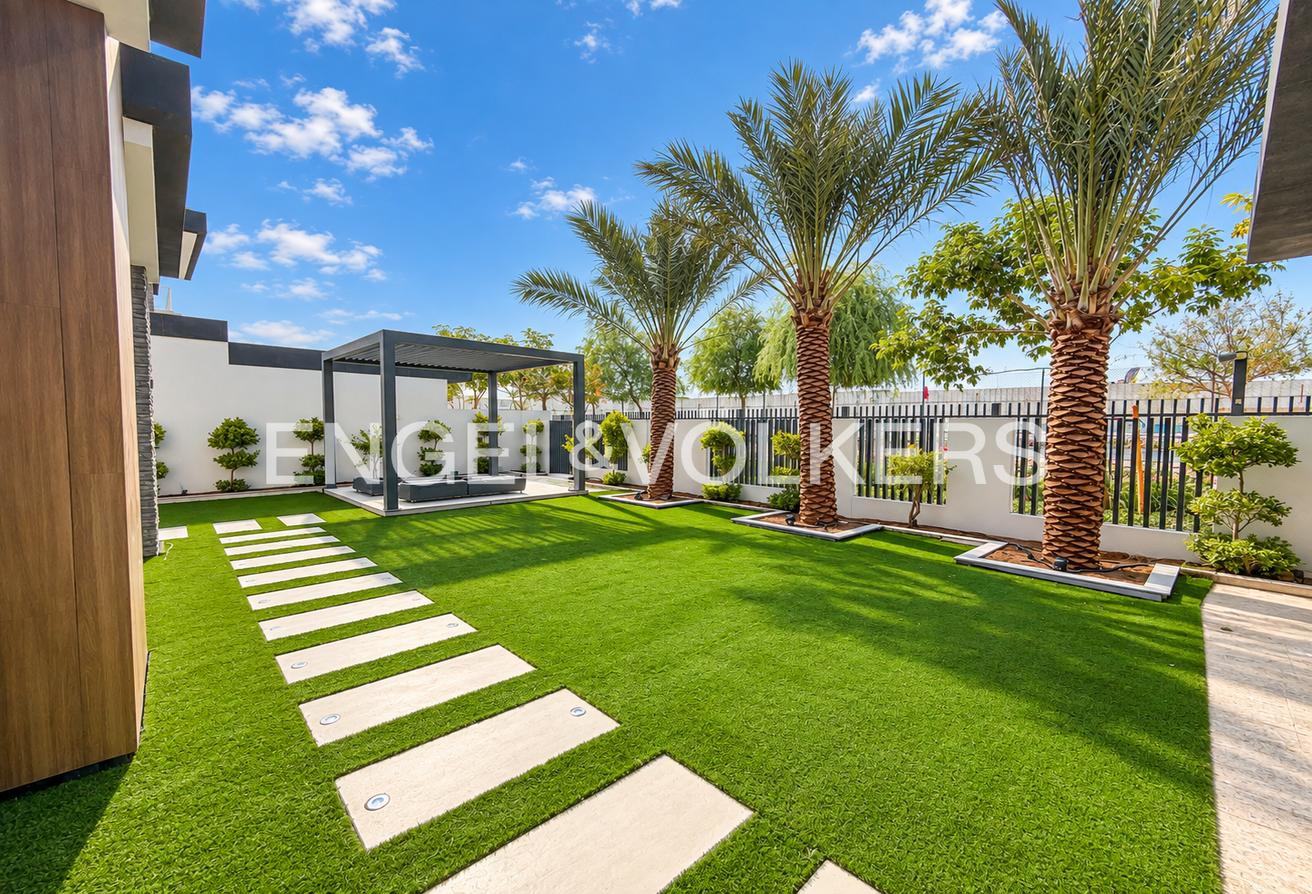 Resort Style | Private Elevator | Large Plot photo 2