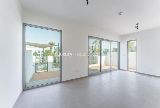 Vacant | Back to back | Unfurnished — photo 2