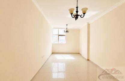 Apartment - 2 Bedrooms - 2 Bathrooms for rent in Muwaileh 29 Building - Muwaileh - Sharjah