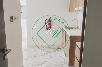 Apartment - 2 Bedrooms - 3 Bathrooms for rent in Oasis Residences - Masdar City - Abu Dhabi