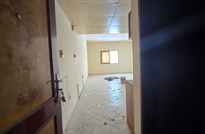 Apartment - Studio - 1 Bathroom for rent in Industrial Area 11 - Sharjah Industrial Area - Sharjah Apartment - Studio - 1 Bathroom for rent in Industrial Area 11 - Sharjah Industrial Area - Sharjah