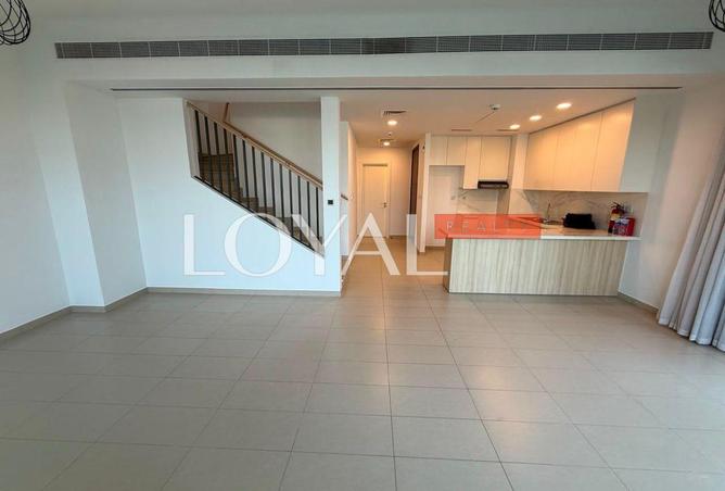 Corner Unit I Vacant on Transfer I Well Maintained