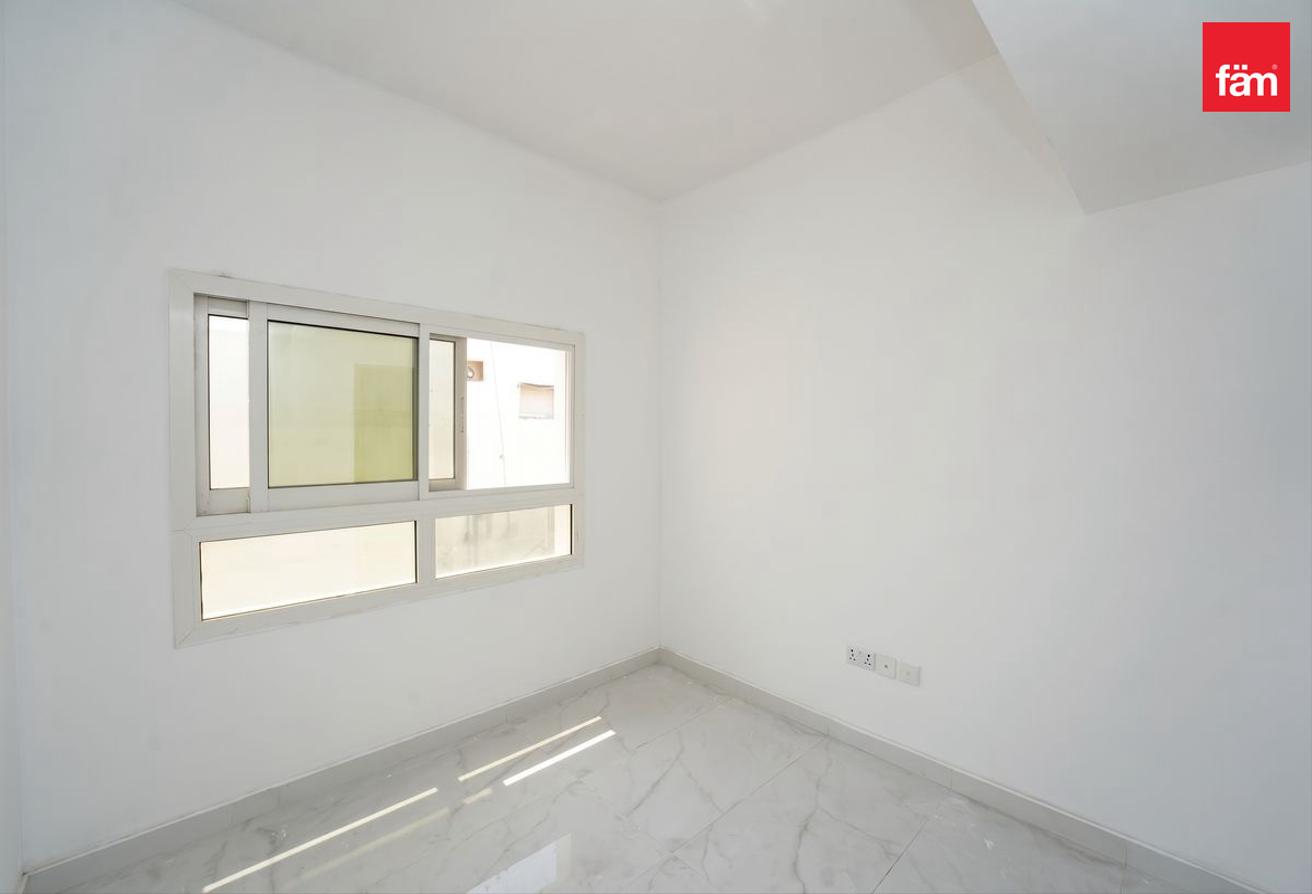 Unfurnished 4br Villa | Spacious Layout | Abu Hail photo 12
