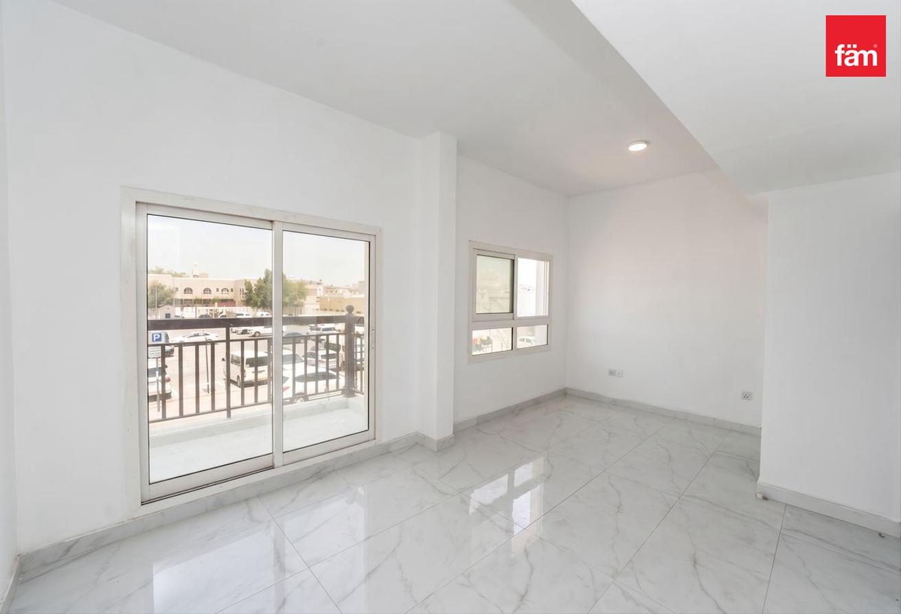 Unfurnished 4br Villa | Spacious Layout | Abu Hail photo 7