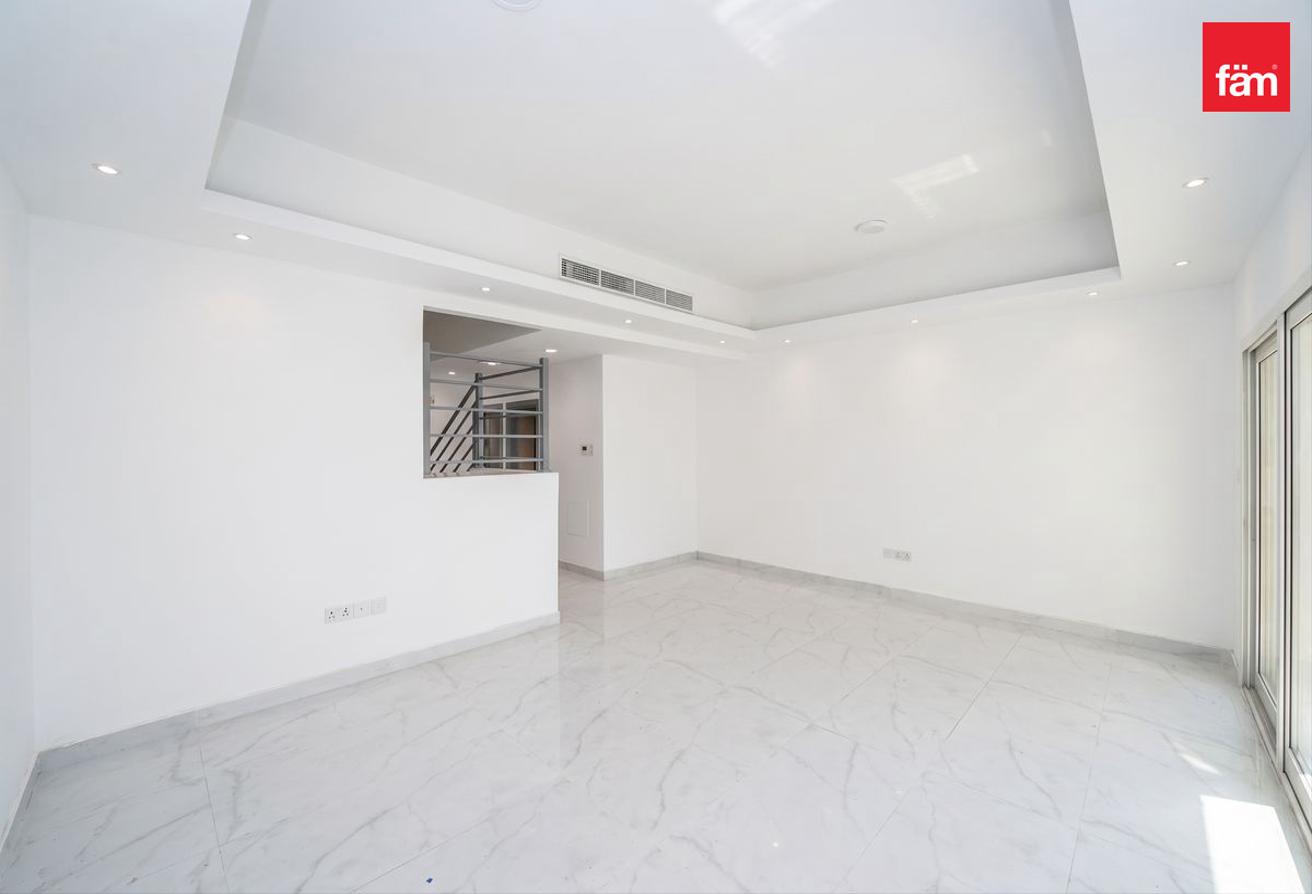 Unfurnished 4br Villa | Spacious Layout | Abu Hail photo 5