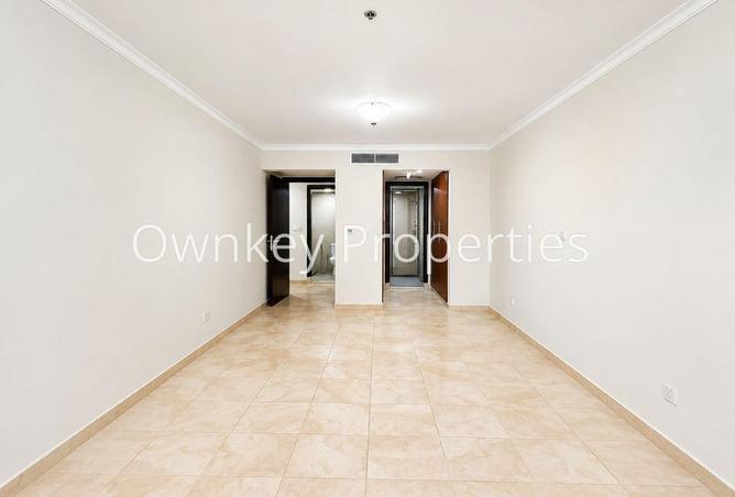 Chiller AC Free| Nice 2BHK Close to Metro photo 2