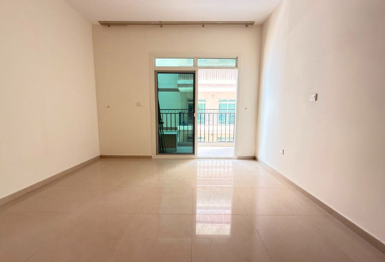 Unfurnished | Open Kitchen | Multiple Chq gallery image